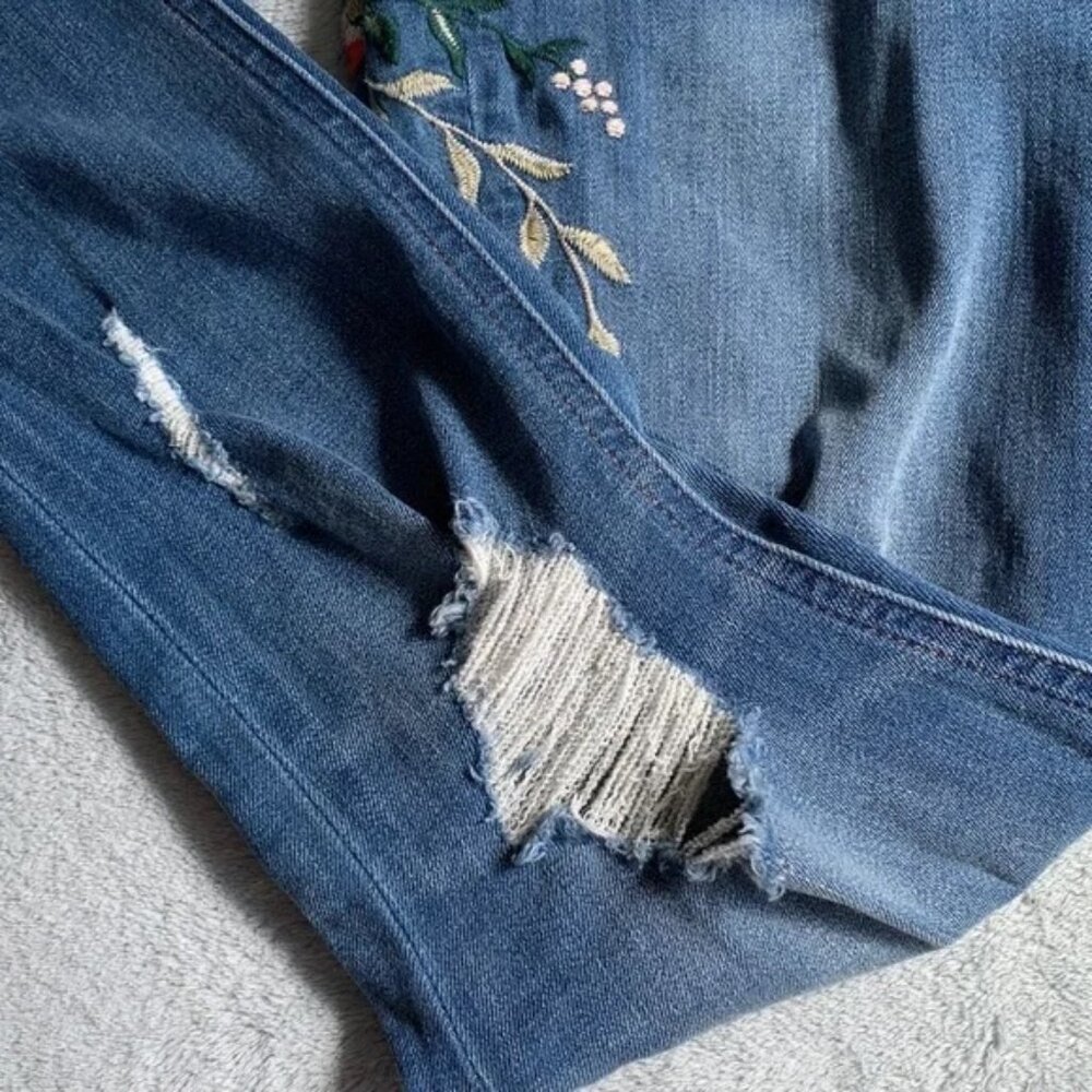 Express Flower Jeans! - Picture 5 of 9